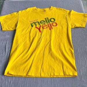 T Shirts / Mello Yello / Size M